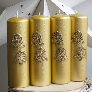 Weihnachtskerze, Stumpenkerze in typischer Gold-Metallic...