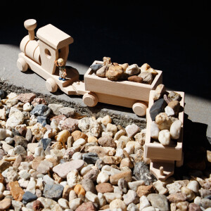 Zug mit 2 Anhängern, Holzeisenbahn, 62 × 7 × 12 cm
