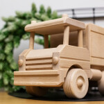 Holz-Lkw, große Sparbüchse als Spielzeugauto, 32 × 12 × 16 cm