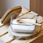 Zuckerdose aus Glas mit Holzdeckel